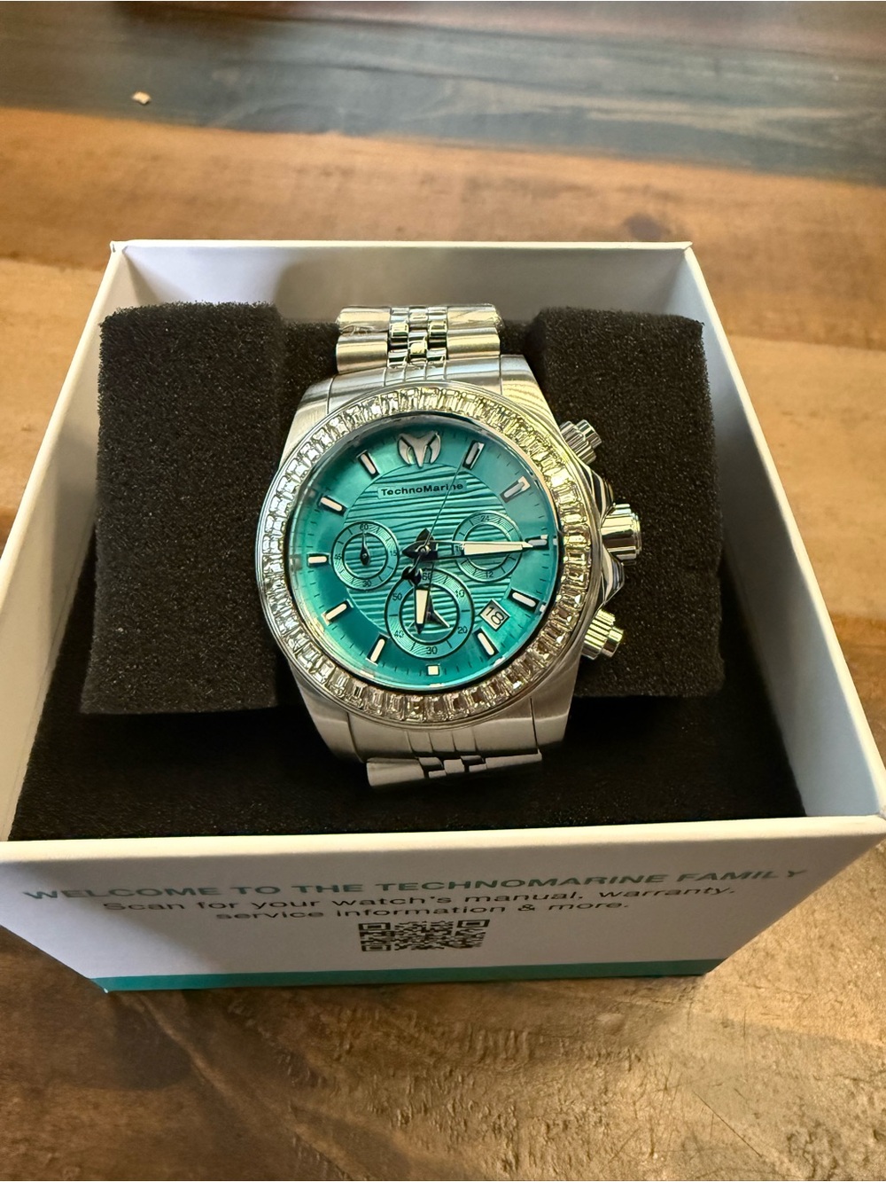 TechnoMarine Manta Ray Chronograph (Model TM-225015), 42mm, 200m